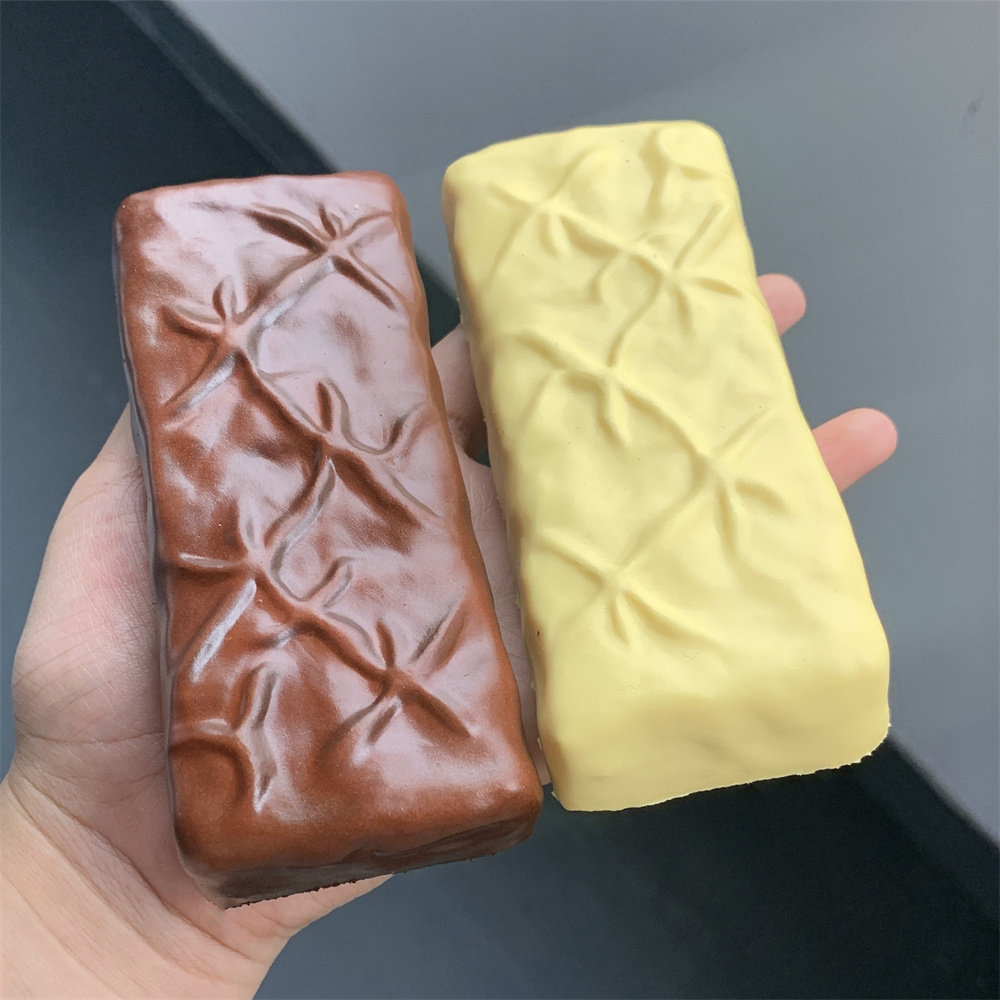 人工プラスチックスナックの大きなシミュレーション、柔らかい食 - Food Xxl のレビューと価格